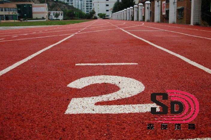 运动场塑胶跑道基础的水分如何快速排出?